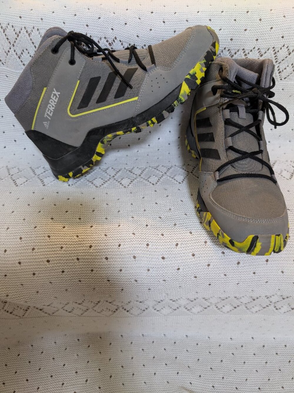 Adidas Terrex Hyperhiker Boot size 6 gray black yellow